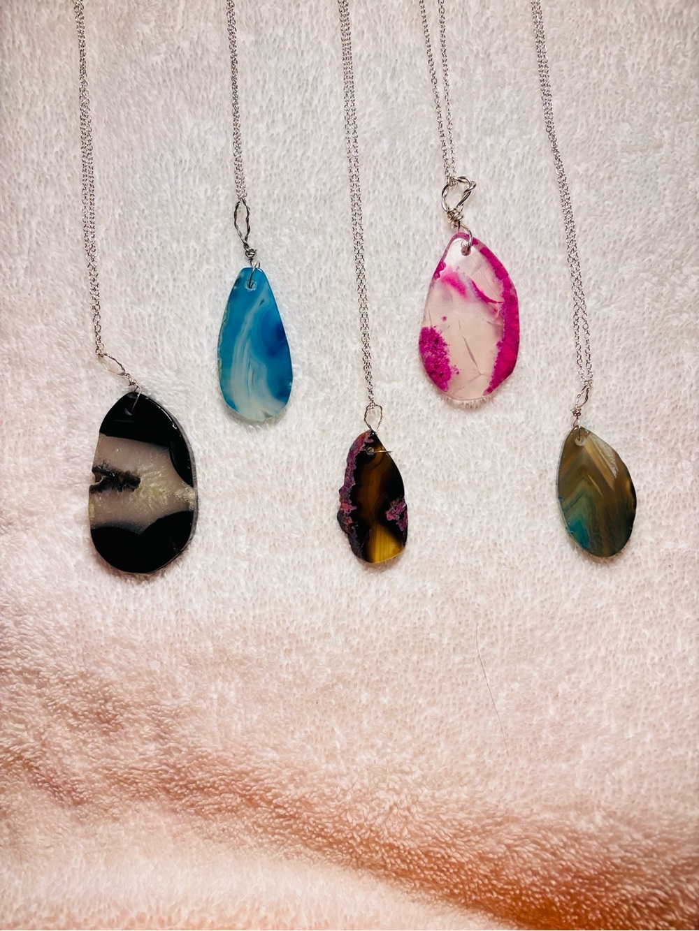 NWOT Teardrop Agate Pendant Necklace — Pink, Black & Blue Options